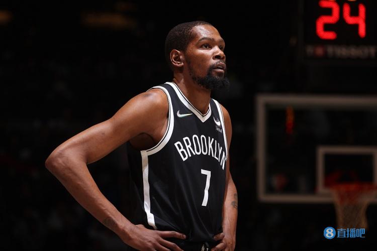 判决书：原天津泰达球员白某峰因受贿判有期徒刑一年，缓刑一年（判决书显示：前天津泰达球员白某峰因受贿获刑一年，缓刑一年）