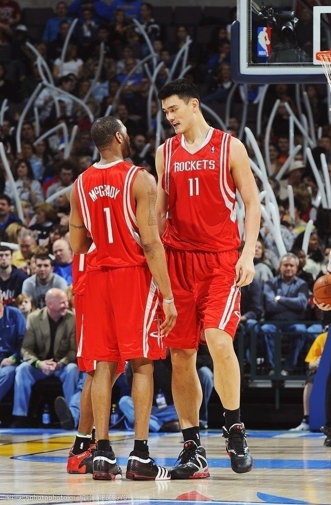 魔术vs爵士前瞻：乔治冲击连续4场30+，魔术欲终结连败（魔术迎战爵士前瞻：乔治冲击四连30+，魔术力争终止连败）