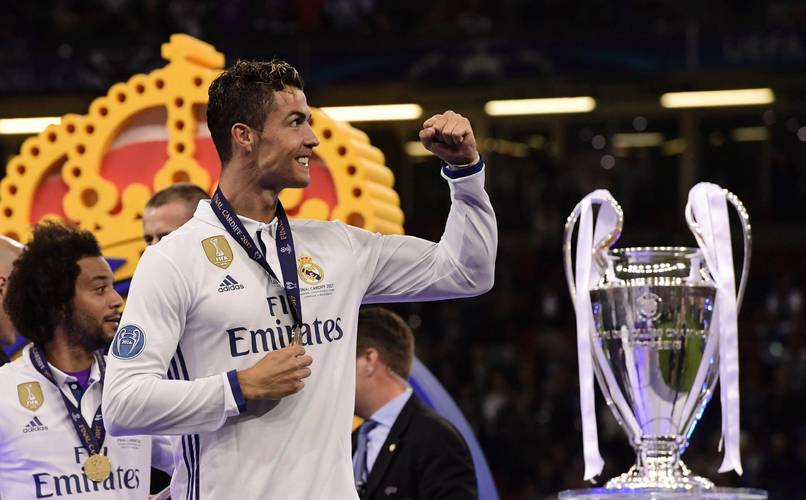 欧冠梅开二度后染红，迪亚斯是继格列兹曼之后第二人（欧冠先梅开二度再染红，迪亚斯继格列兹曼后成第二人）