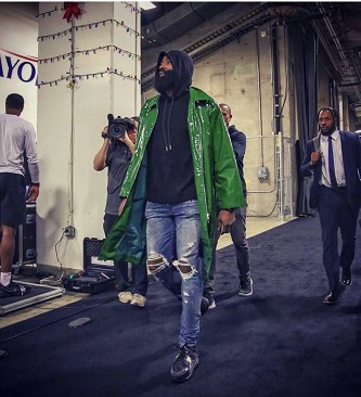 2025南宁马拉松 开场舞太燃了！（2025南宁马拉松：开场舞燃爆全场！）