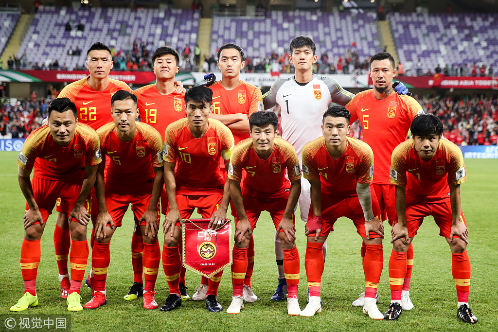 太阳报：一名巴西球员在泰国酒吧试图逃单，并殴打了女老板（太阳报称：一名巴西球员在泰国酒吧企图逃单并殴打女店主）