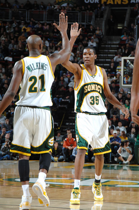 奇才伤病报告：球队三号得分手凯肖恩·乔治可出战步行者（奇才伤情更新：第三得分点凯肖恩·乔治确认出战对阵步行者）