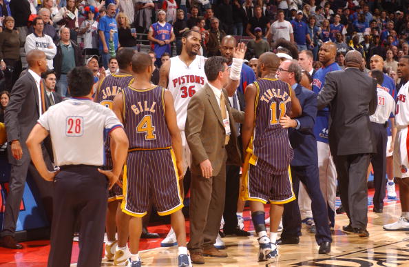 巴萨梅西任意球破门助球队领先（梅西任意球破门，巴萨先拔头筹）