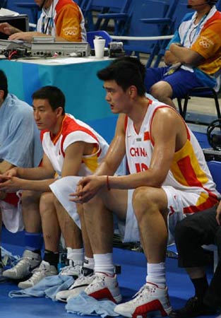 群雄争霸，意甲连续第二年至少4支排名前列的球队相差2分以内（混战升级：意甲连续两年至少四强积分差不超2分）