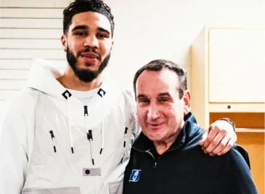 篮球湖人球员场上发挥获得球迷认可（湖人球员赛场精彩发挥赢得球迷赞誉）