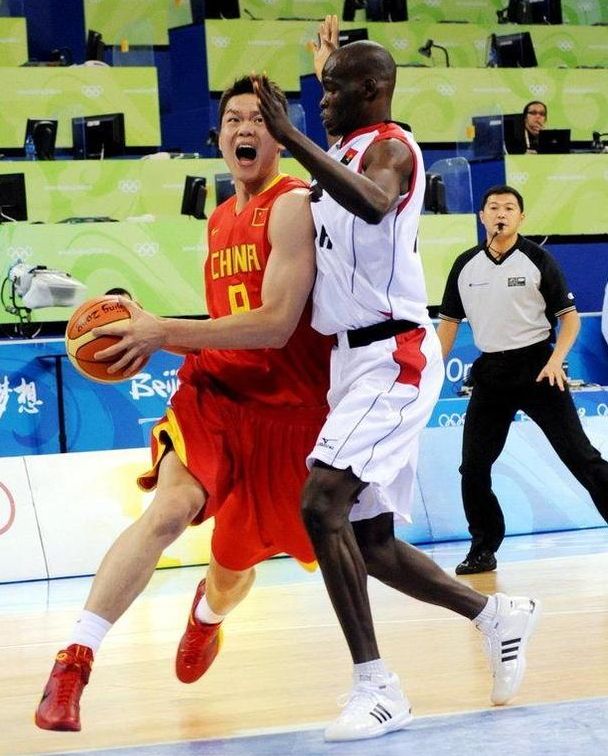 邱彪谈陈林坚首秀三分5中5：他的投篮对于我们非常重要（邱彪：陈林坚首秀三分5投全中，他的投射对球队至关重要）