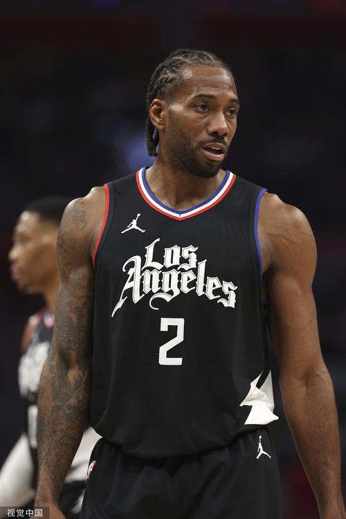 卡斯尔生涯百场，跻身1500+400+400+100三分名单（卡斯尔迎来生涯第100战，晋级1500分400板400助100三分俱乐部）