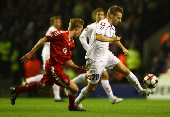 传闻：曼联、罗马和斯图加特也在关注18岁昂热前锋谢里夫（曝曼联、罗马与斯图加特同样关注18岁昂热新星谢里夫）