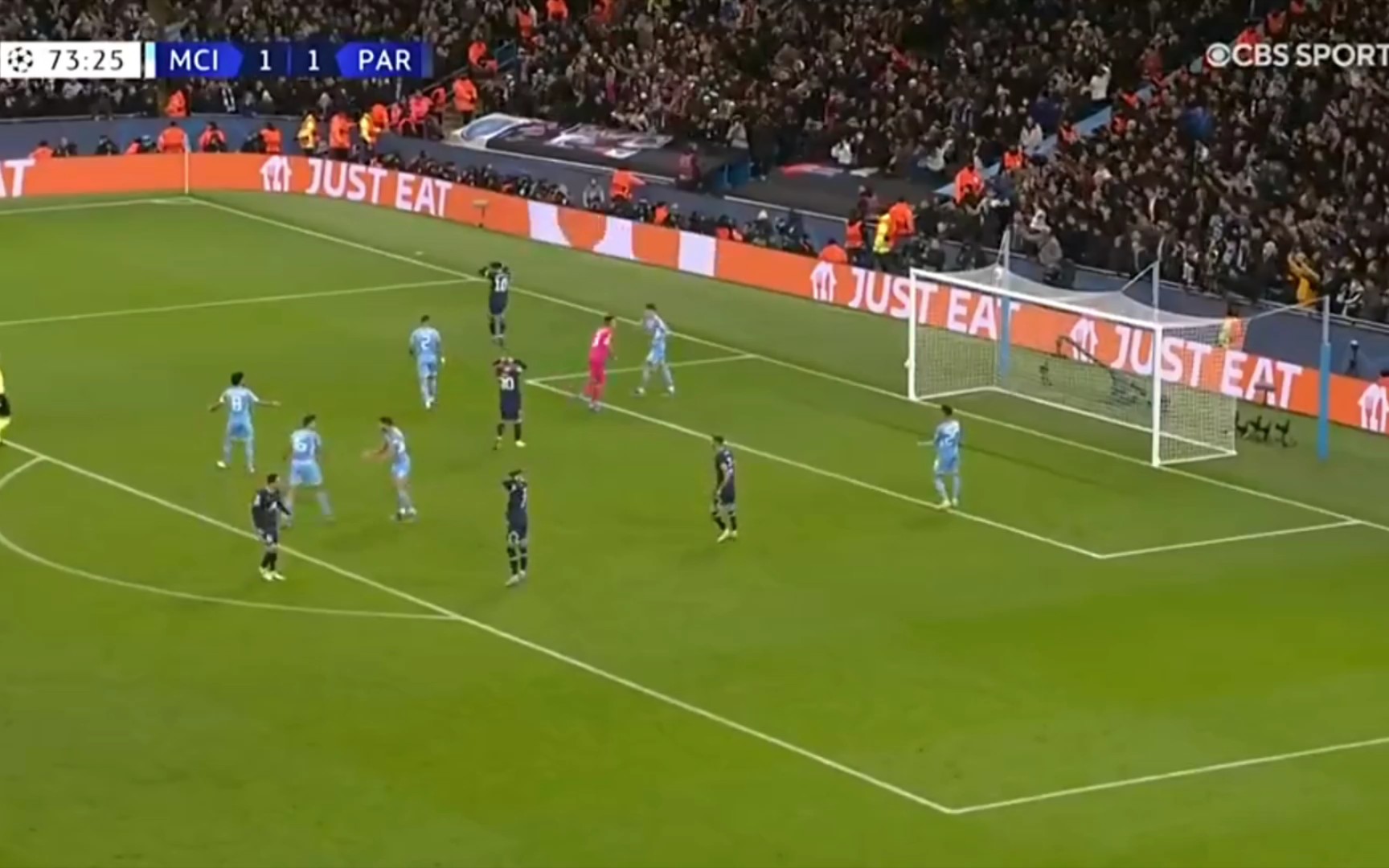 传记作者：莱万曾不满哈维的训练，他在波兰和拜仁都曾施压换帅（传记作者爆料：莱万不满哈维训练，曾在波兰与拜仁推动换帅）