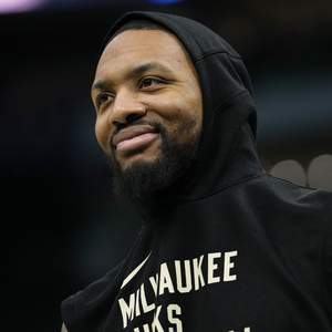 11球5助惊艳一赛季！王钰栋获2025年中超最佳青年球员（11球5助闪耀赛季，王钰栋加冕2025中超最佳青年球员）