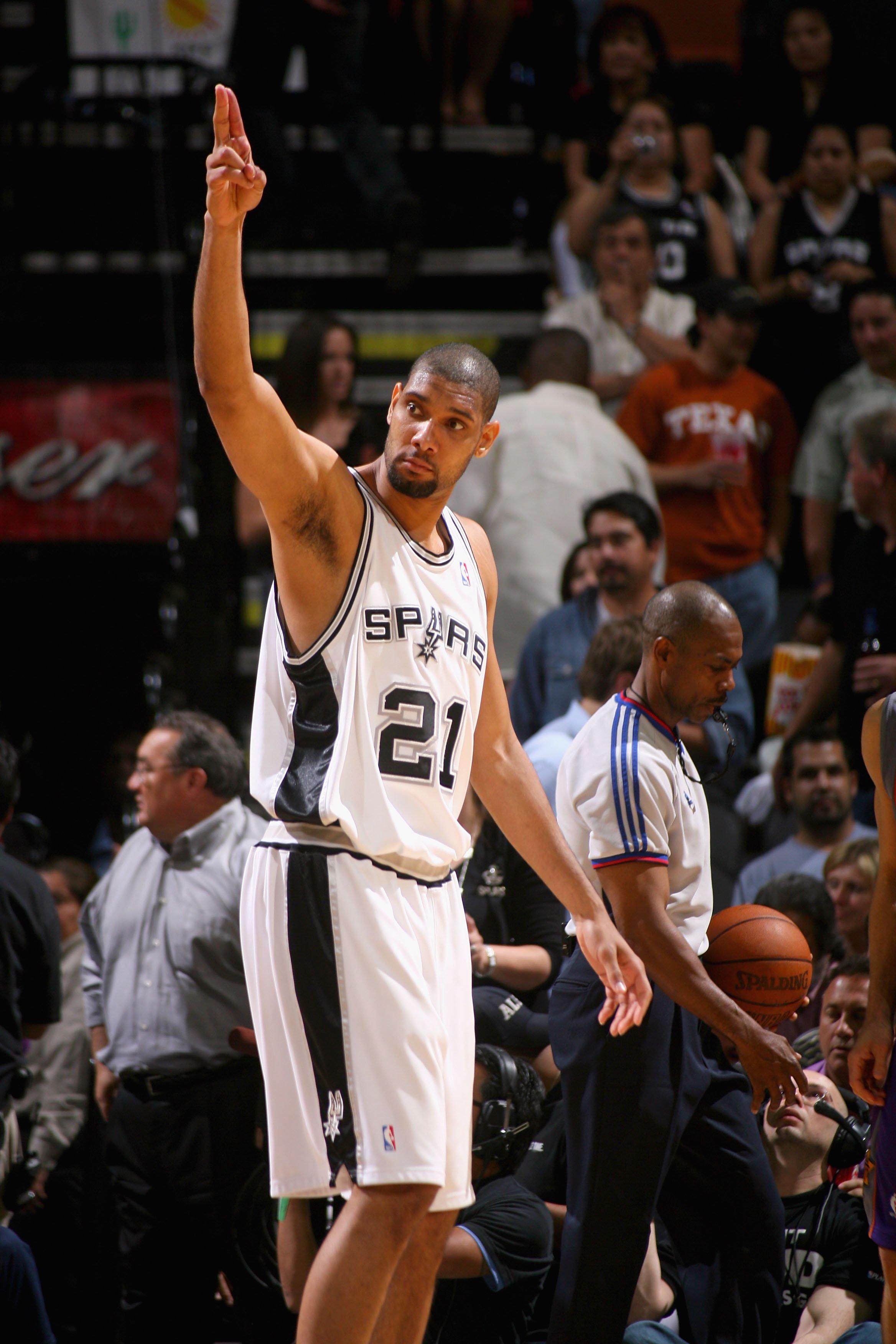 小组赛平均世界排名：荷、日所在F组最高，葡萄牙所在K组最低（各组平均世界排名对比：F组（荷、日）居首，K组（葡萄牙）垫底）