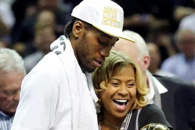 CBA比赛精彩瞬间：深圳队绝杀广东,（深圳压哨绝杀广东：CBA上演惊险一幕）