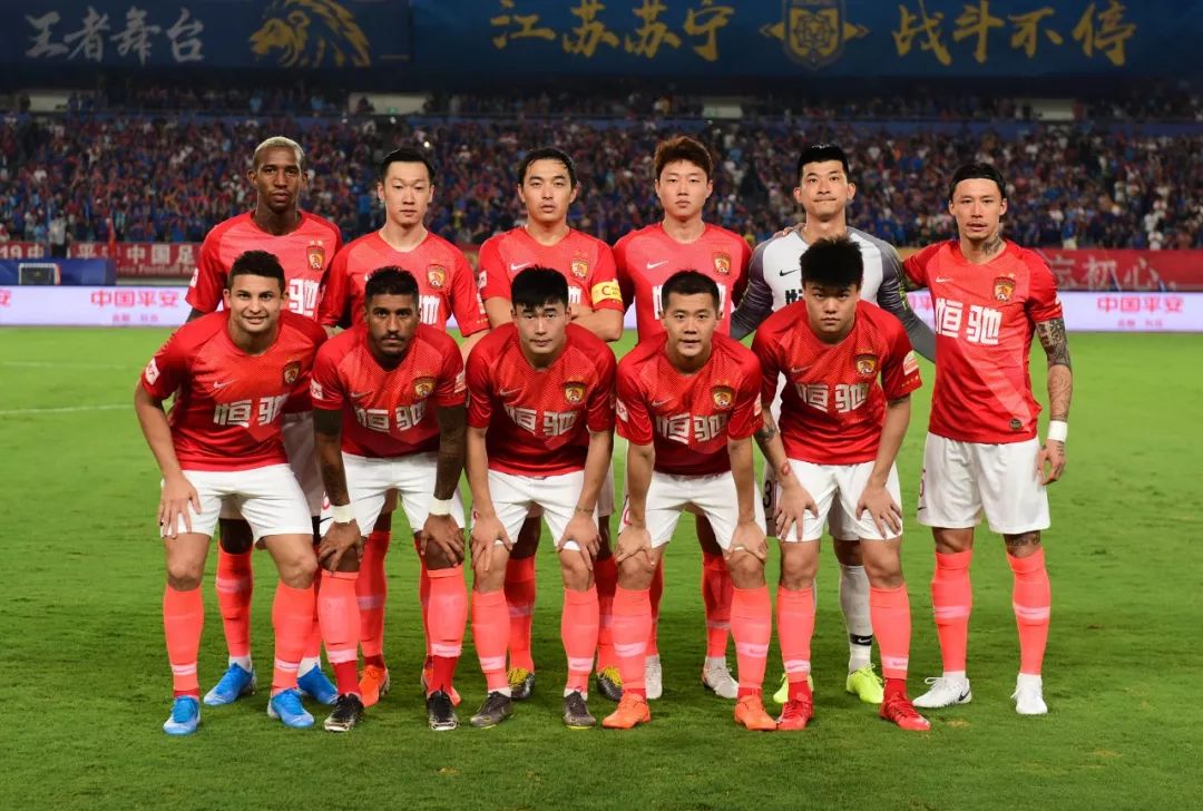 英超球员专访：凯恩谈赛季目标,（专访凯恩：畅谈本赛季目标与展望）