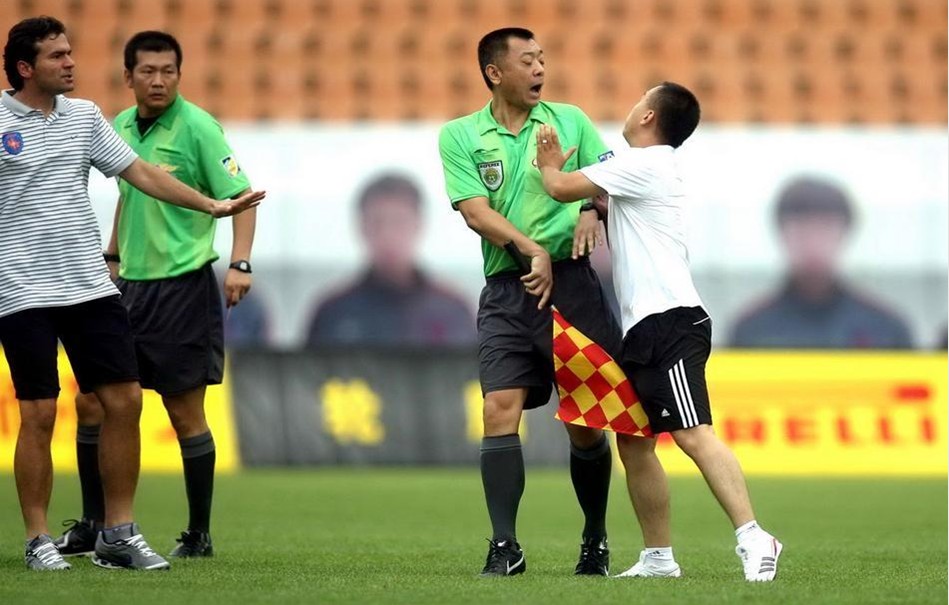 留力明日战马刺？雷霆今日战灰熊8人缺阵&三大中锋高挂免战牌（雷霆或为明日迎战马刺留力：今日战灰熊8人缺席，三大中锋轮休）