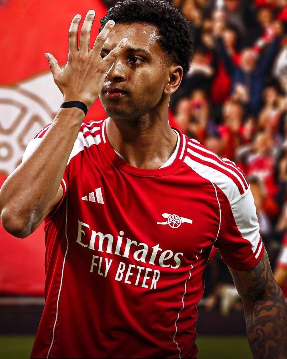 罗马诺：巴萨与多家英超俱乐部正在非洲杯考察埃永（罗马诺称：巴萨与多支英超球队在非洲杯现场考察埃永）