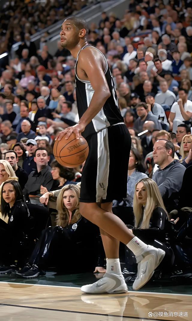 水晶宫与斯特拉斯堡赛前，维埃拉现身法国酒吧和球迷一起观战（水晶宫战斯特拉斯堡前，维埃拉现身法国酒吧与球迷同看比赛）