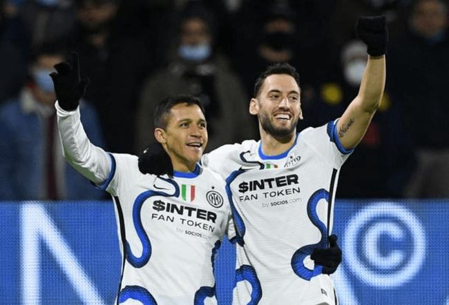 一场篮球比赛的争议瞬间：肘击事件背后的真相（肘击引爆赛场争议：背后真相还原）