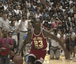 上海篮板优势巨大（上海篮板统治力十足）